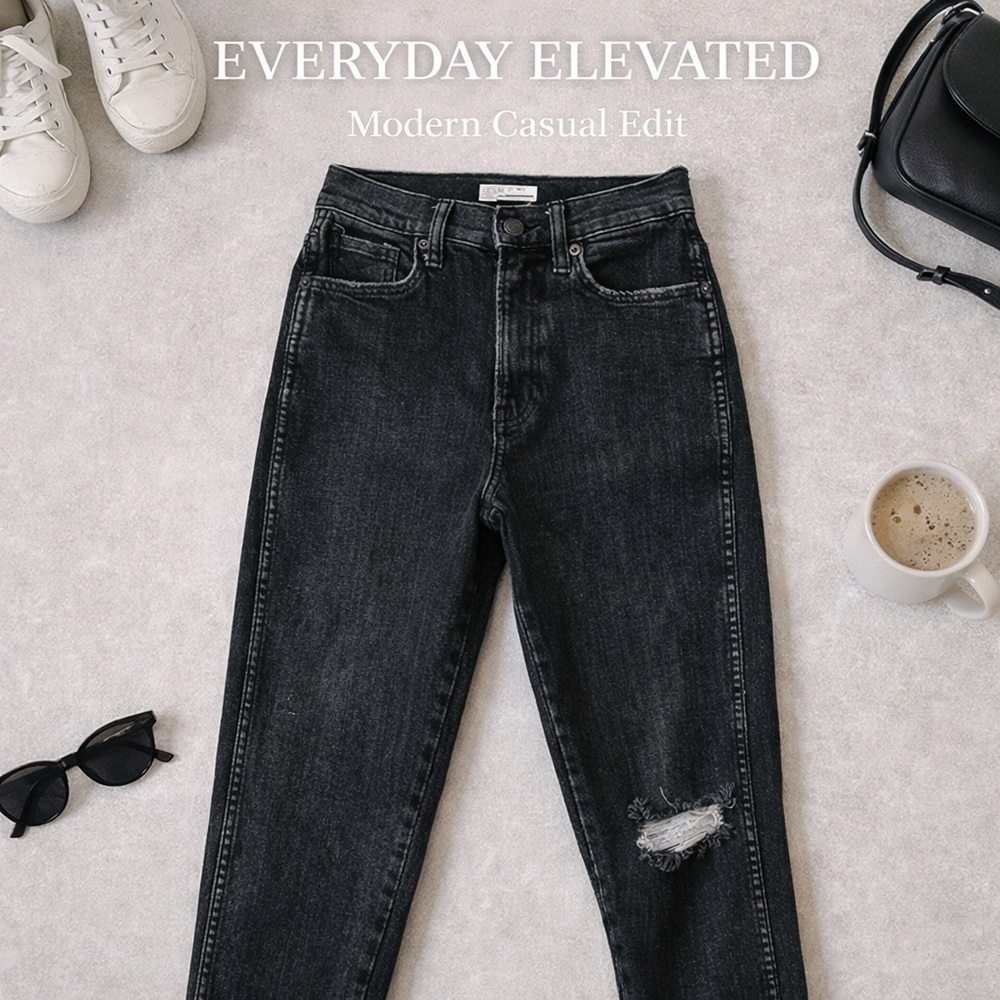 Arizona High-Rise Black Skinny Jeans Size 0 | Distressed Knee |